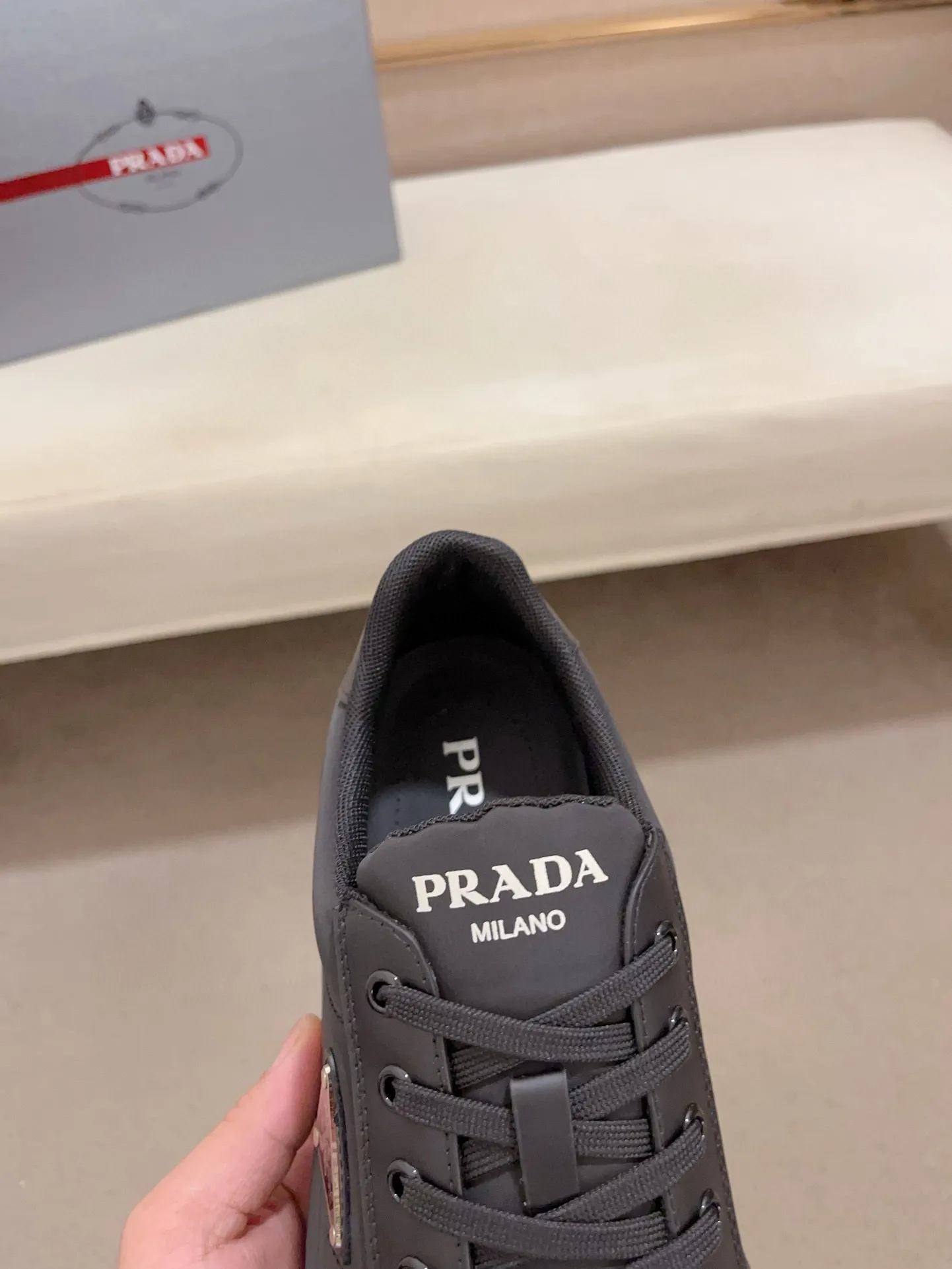 Factory price 580💰 ✔️✔️✔️High version High-quality new Prada (Prada) counters are on the market at the same time. The new men's shoes and 😘fabrics are selected from first-layer cowhide and are made by pure handicrafts. Lining: Full cowhide lining. 👍🏿 High-end ☄️ air-cushion molded anti-slip rubber outsole, exquisite lines, simple and elegant, comfortable and high-end for leisure travel. Code number: 38 to 44 (45 can be customized)